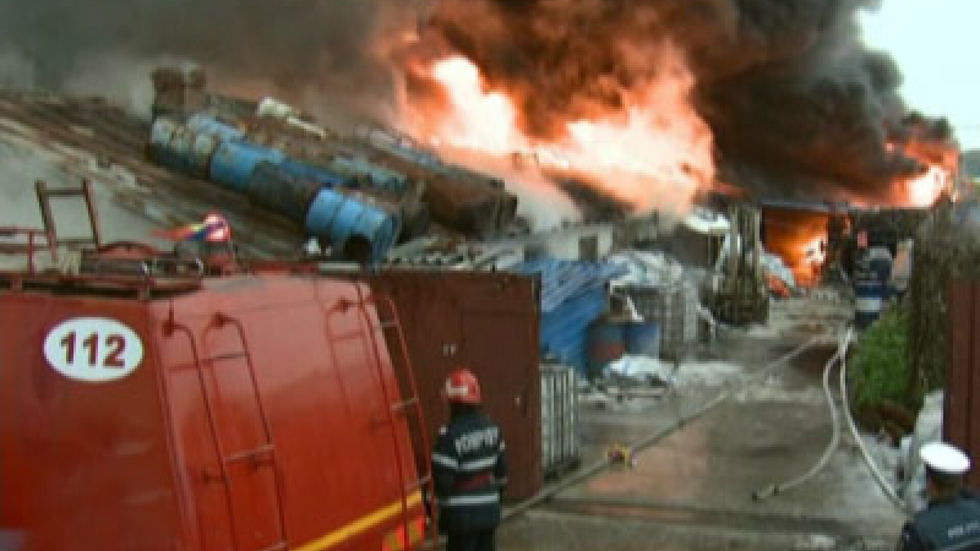 O fabrica de incaltaminte a luat foc in Mogosoaia!