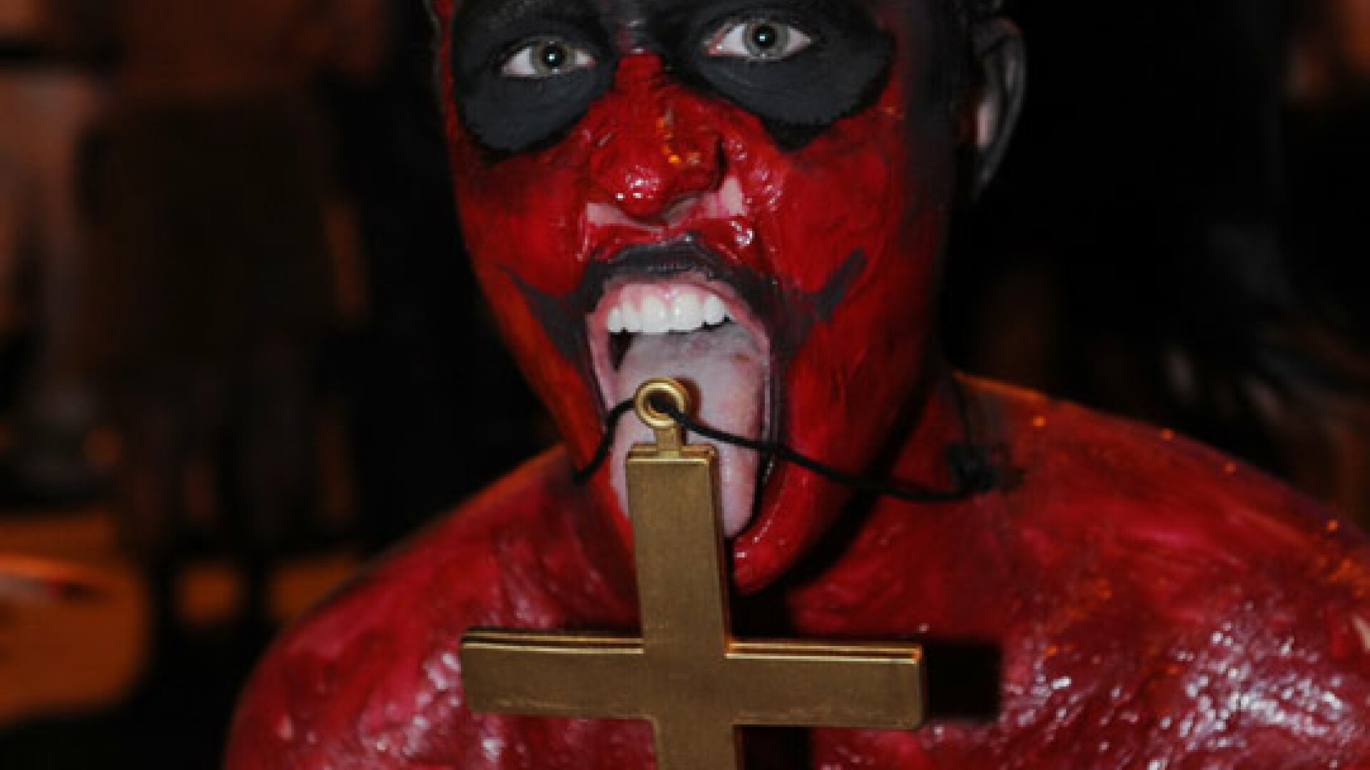 Vrajitoare, diavoli si vampiri, la Castelul lui Dracula, in Pasul Tihuta