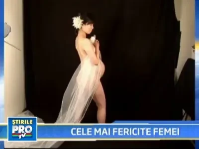 La japoneze, e moda sa pozeze goale cand sunt insarcinate!