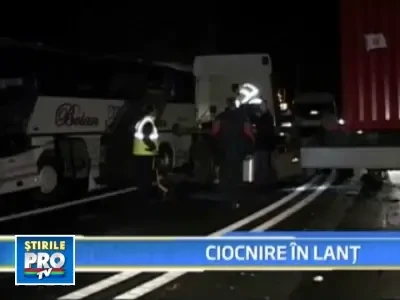 Teribil accident pe Valea Oltului! Un mort si 10 raniti!