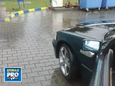 Pura inconstienta! Face drifturi in benzinarie!