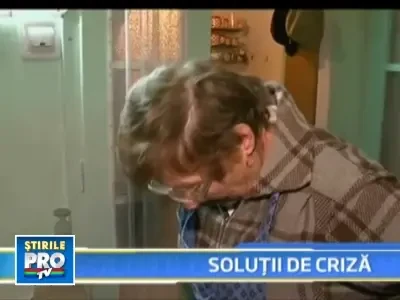 Criza ii face mesteri pe romani: zugravesc, pun gresie, croiesc haine