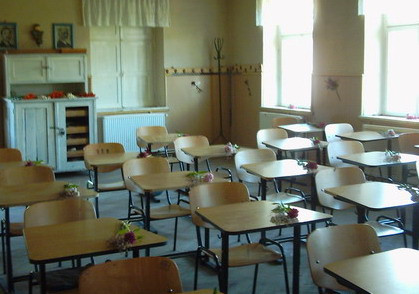 Culmea invatamantului romanesc: director adjunct si elev in acelasi timp!