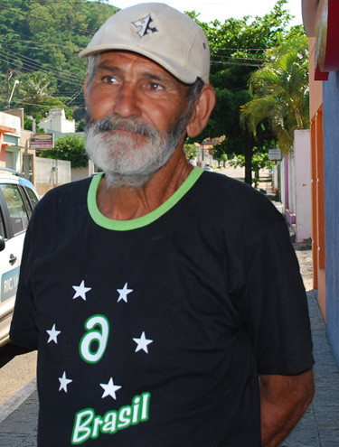 Soc! A aparut pe picioare la propria inmormantare!