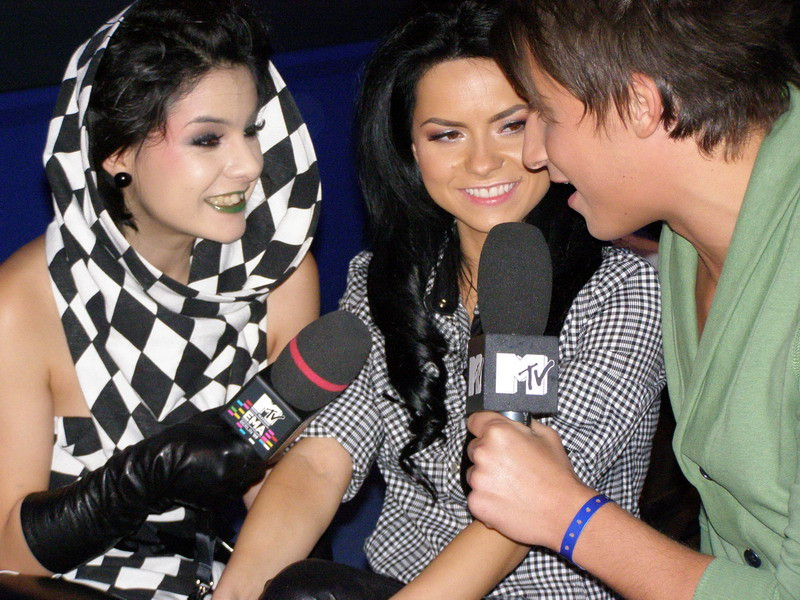VJ Oana se pregateste sa intre pe covorul rosu de la MTV EMA Berlin 2009!