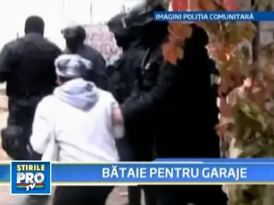 Demolare cu scandal. Garaje puse la pamant sub ochii proprietarilor