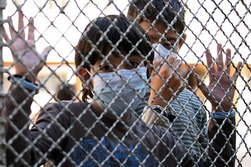 MAE: Un roman stabilit in Austria a murit de gripa noua