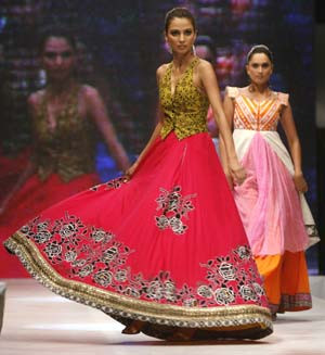 Lectie de curaj in lumea modei pakistaneze