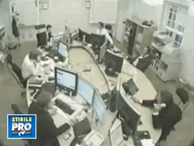 Crize la birou! Angajati cu nervii intinsi la maximum II!