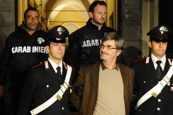 Un important sef al Camorrei, arestat intr-o vila luxoasa din Neapole
