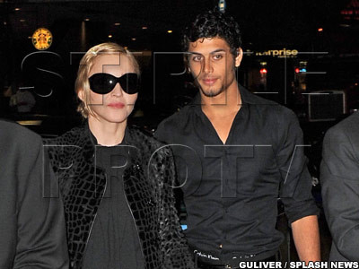 Jesus Luz s-a saturat de Madonna! Tanarul a pus capat relatiei