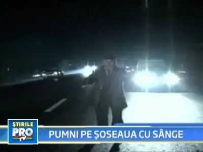 Baiat de baiat: cu tata-n masina, a "parcat" direct intr-un stalp