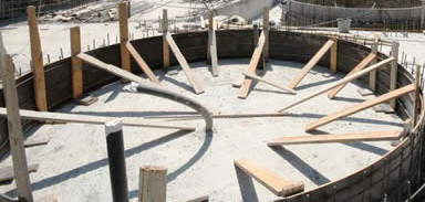 A inceput lucrarile la piscina pe terasa blocului! Amenda 50.000 de lei!