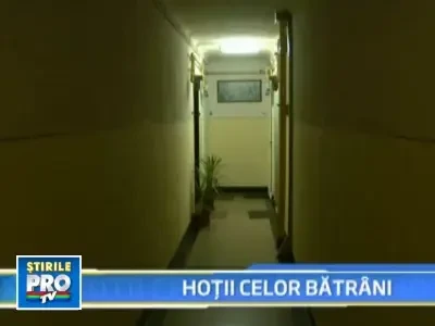 Zeci de batrani au ramas fara bani, dupa ce au deschis usa escrocilor!