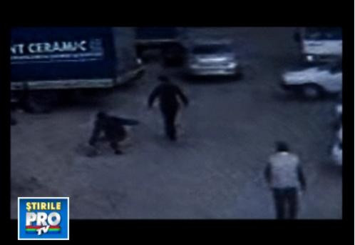 Urmarit pana la serviciu si batut de un sofer cu care s-a sicanat in trafic