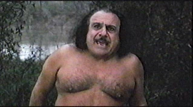 Ti-ar placea sa-l vezi pe Danny DeVito nud?!