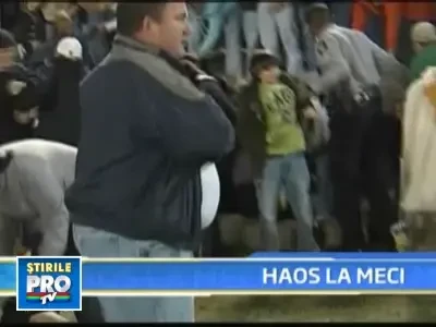 Panica la un meci de fotbal din SUA! S-a prabusit un zid de beton!