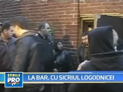 A omorat-o, a pus-o in sicriu si a dus-o in barul pe care il aveau impreuna