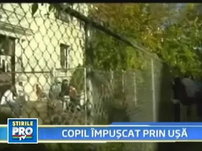 Impuscat prin usa apartamentului! Un copil din SUA a fost omorat