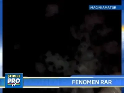 Bolovan de gheata din cer! Semnul Apocalipsei sau avion curatat in zbor?