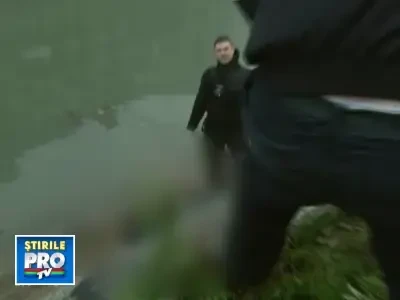 Cadavru plutind pe Dambovita, in apropiere de Piata Unirii