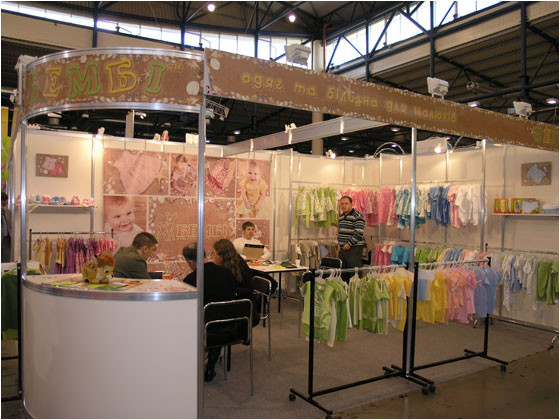 Caruciorul tunat si biberonul cu hands-free, vedete la targul Baby Expo