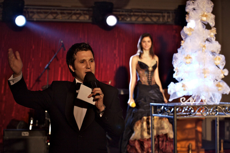 20 de braduti creati de designeri renumiti vor ajuta copiii nevoiasi