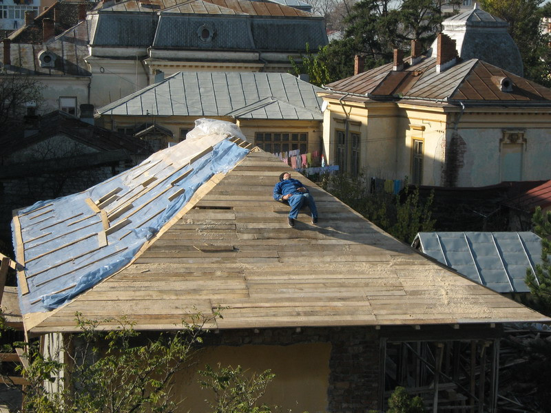 "De ce nu avansam". Nu e o intrebare, ci chiar una dintre explicatii