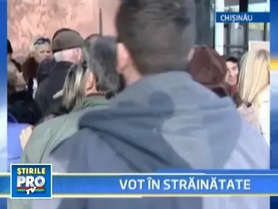 Romanii din strainatate, prezenti in numar mare la urne! Cozile, pe masura!