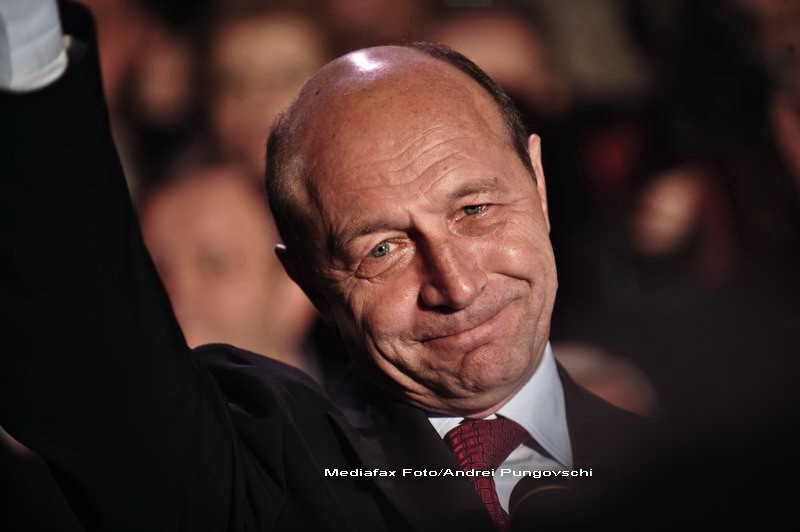 Clasa politica reactioneaza la scena cu Traian Basescu lovind un copil!