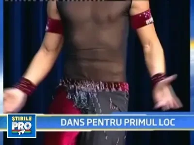 Miscari senzuale si costume provocatoare la Campionatul de dans din buric