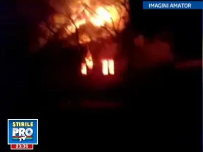 Au ramas fara locuinta, in prag de iarna! Flacarile au mistuit totul