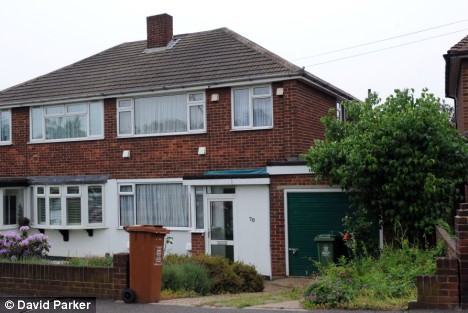 Au tinut cadavrul mamei in frigider timp de 29 de ani!