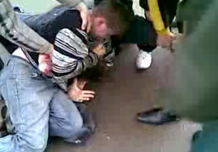 Politist rupt in bataie in plina strada! Vezi VIDEO!