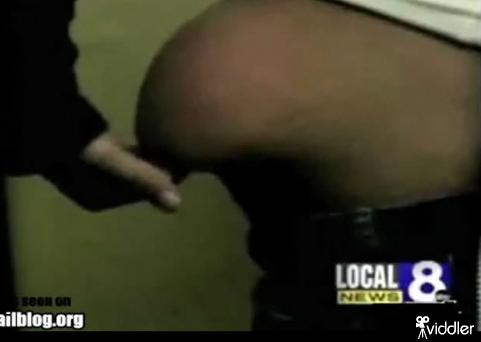 Implant nereusit de silicon in fund! Prezentatorul se amuza copios:)