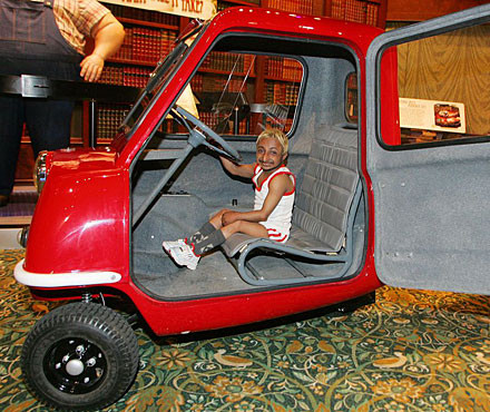 Cel mai mic culturist din lume! GALERIE FOTO