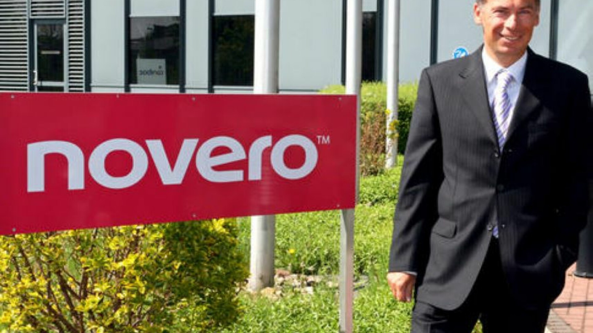 1 Decembrie: Razvan Olosu, romanul care i-a salvat pe germanii de la Nokia