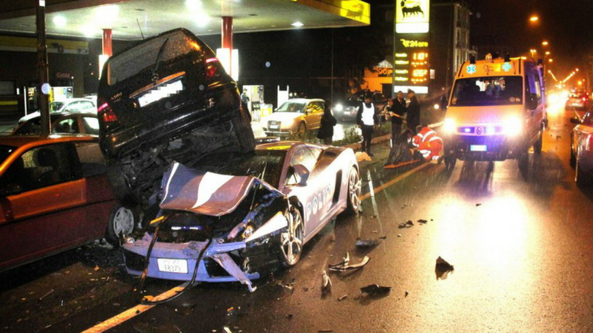 Lamborghini de 160.000 de euro facut praf. Mai conteaza ca era al politiei?