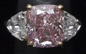 Diamantul de aproape 30 mil. dolari. Una dintre cele mai pure nestemate