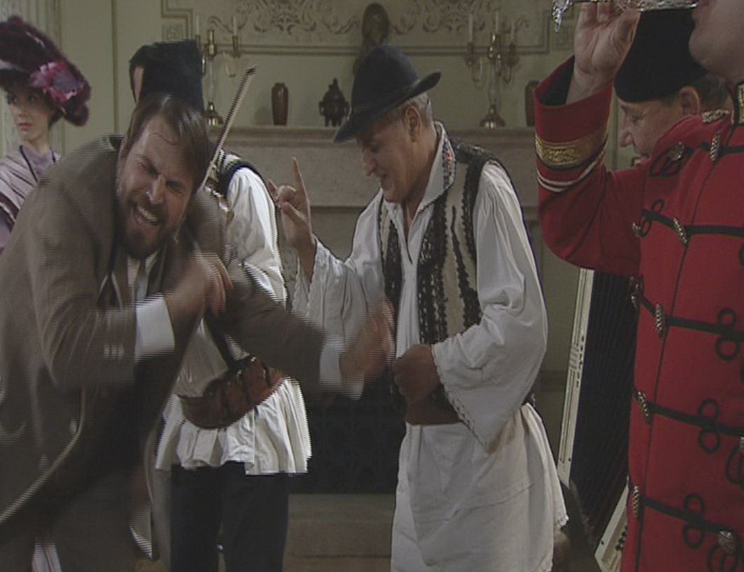 Nelu Ploiesteanu canta muzica lautareasca de la 1900, in "Aniela"!