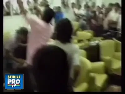 Incaierare apriga la o sedinta de consiliu, in Argentina!