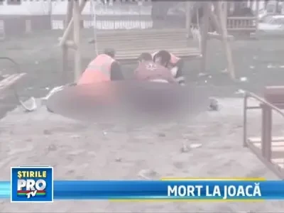 Strivit de leaganul din parc! Un copil a murit sub ochii parintilor