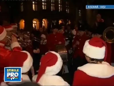 Feerie in mai multe orase din tara! S-au aprins luminitele de Craciun