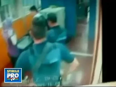 Scene incredibile! O tanara din Palestina a injunghiat un granicer