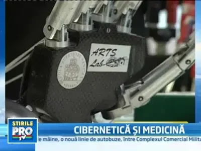 Cercetatorii italieni si francezi au inventat mana artificiala care "simte"