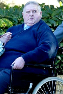 Pedofil, fost preot, scutit de inchisoare pentru ca este prea gras!