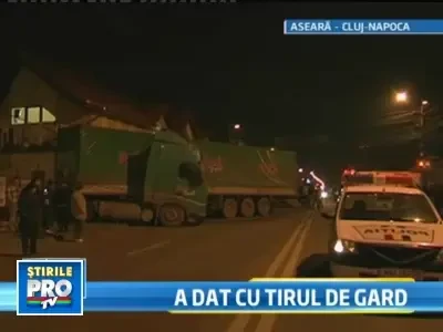 Masina mica rastoarna TIR-ul mare!