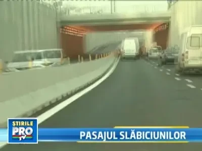 Pasajul Pipera, tot inchis. Civilizatia atarna de un cablu de curent