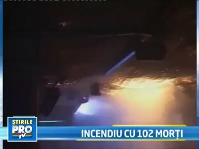 Iad intr-un club de noapte din Rusia! Un incendiu a curmat 102 vieti!