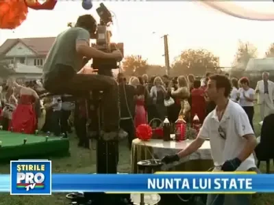 Se insoara State! Flacara are rochie rosie!